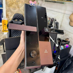 Khóa điện tử vân tay PLC02T nhôm CNC nguyên khối 7 Lắp khóa điện tử vân tay PLC02T cho cửa gỗ tại TP.HCM