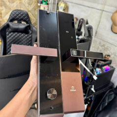 Ảnh thực tế khóa điện tử vân tay PLC02T sau khi lắp đặt