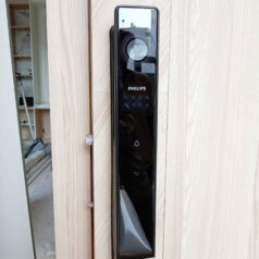 lắp khóa Philips DDL902-MFVP-11HWS tại TPHCM