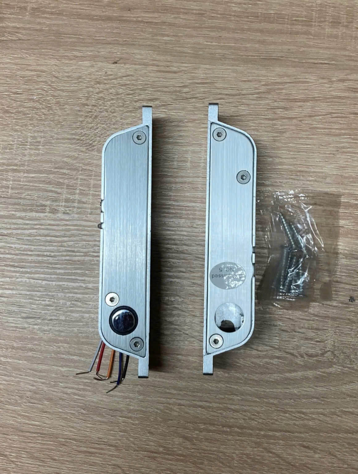 Chốt thả CRN39 chính hãng DSmartLock phụ kiện khóa điện tử cửa gỗ kính nhôm an toàn tinh gọn, nhỏ gọn