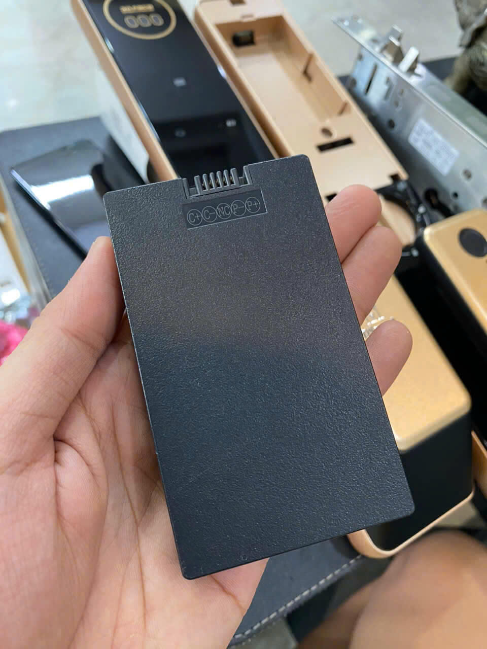 sạc khóa điện tử pin lithium DSmart sạc khóa điện tử pin lithium DSmart