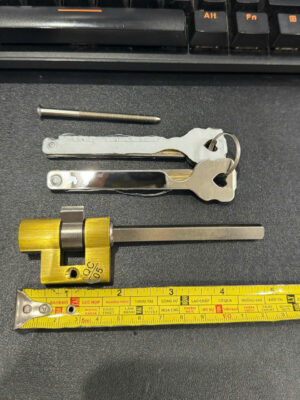 Bộ ruột củ chìa khóa điện tử tự động cửa gỗ 7 Bộ ruột củ chìa khóa điện tử tự động cửa gỗ DSmart