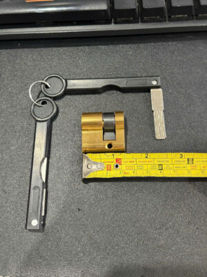 Bộ ruột củ chìa khóa điện tử tự động cửa nhôm 7 Bộ ruột củ chìa khóa điện tử tự động cửa nhôm DSmart