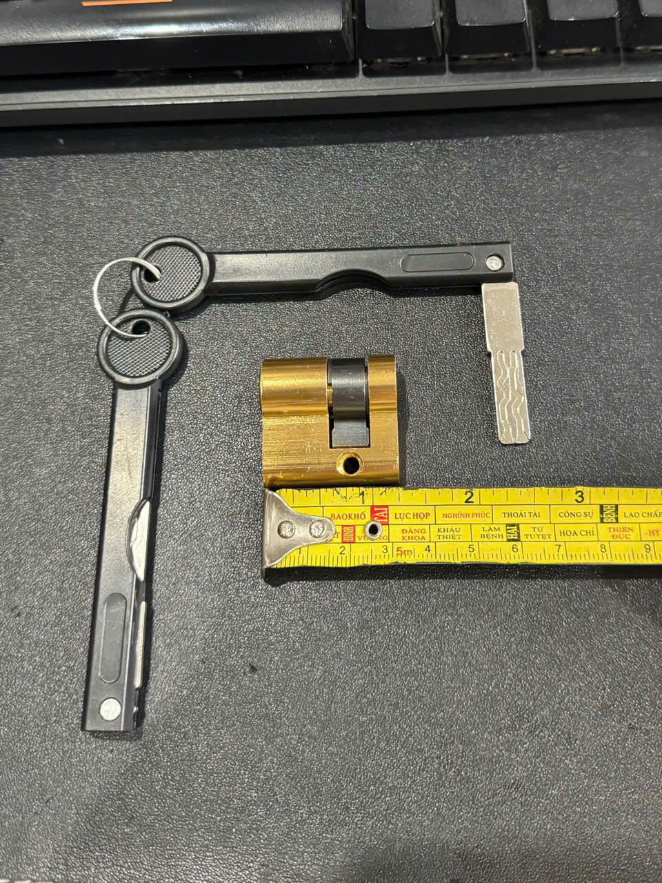 Bộ ruột củ chìa khóa điện tử tự động cửa nhôm DSmart Bộ ruột củ chìa khóa điện tử tự động cửa nhôm DSmart