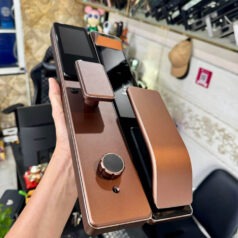 Khóa vân tay PLA39Y lắp đặt cho cửa đại sảnh và phòng master