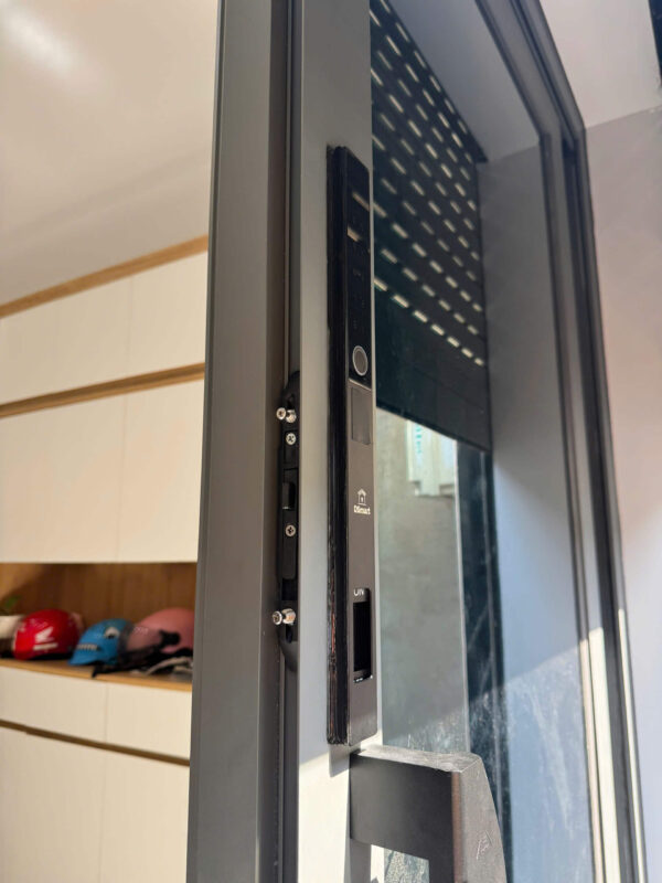 Khóa cửa trượt lùa quay âm đố EuroTech 2026 1 khóa điện tử lắp cho cửa trượt lùa âm đố loại nào dùng được