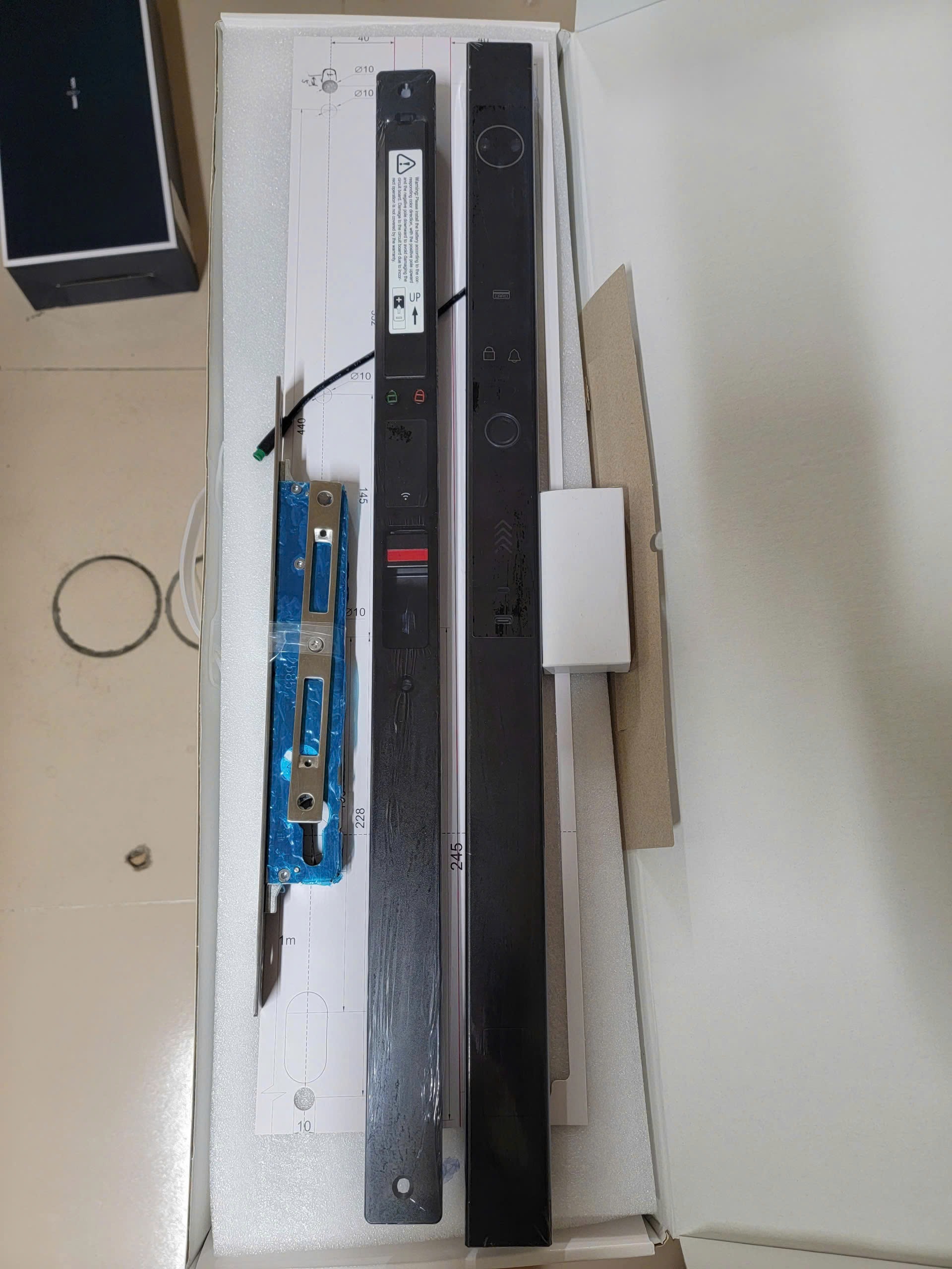 khoa-truot-lua-xingfa-ntq39t-f-mat-truoc.jpg Mặt trước khóa điện tử Face ID DSmart NTQ39T-F cho cửa nhôm Xingfa